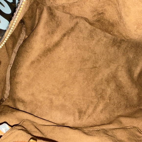 Louis Vuitton - Picture 8 of 8